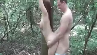 بى دى اس إم صريح: سيطرة بقحمة خشنة على عاهرة مراهقة