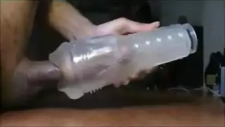 الفتاة البريطانية تمارس الجنس مع نفسها بعمق بلعبتين جنسيتين