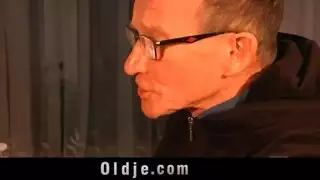أبوها ينيكها من تييز