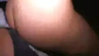 حفلة تبادل الزوجات: الزوج يشارك زوجته في جنس جماعي صعب