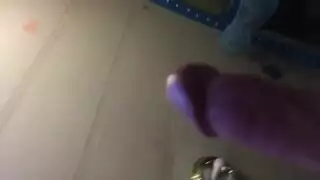 إباحية منزلية شديدة: ملء كس مثير بالمني