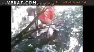 مغربي ينيك صديقته في طيزها في الغابة