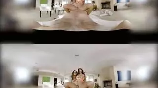 غانغبانغ الواقع الافتراضي: بنتان مثارتان تأخذان زبراً ضخماً