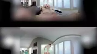 إباحية الواقع الافتراضي: شقراء تلعق الزب وتشرب المني