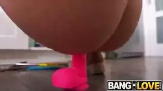 شرج في المطبخ جنس قوي على الحوض