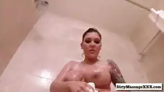 تدمير طيز عاهرة جميلة ممتلئة