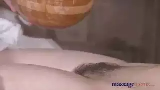 فرك مثير عاري قبل ضخ مهبلي