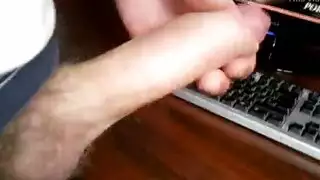 زب يخرج من جدار