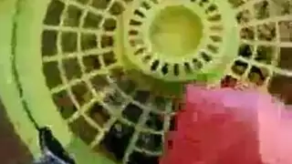 مص قضيب إباحي مع أحمر شفاه وفن طلاء الأظافر