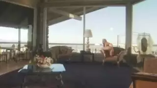 جوليا لوكس الشقراء تُدمر بالاختراق المزدوج