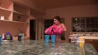 عاهرات حفلة سكرى: هيجان جنس جماعي عام