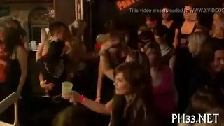 مضاجعة فتاتين عربيتين مثيرتين: فانتازيا خالد الإباحية مع منى وشيماء