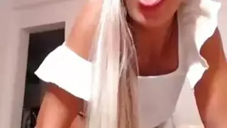 نشر تلك المؤخرة عبر الإنترنت في فعل صريح