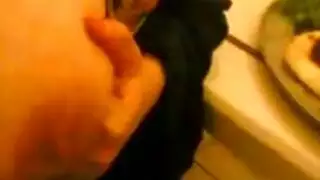 تعرض بزازها في المطعم