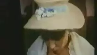 خلع الملابس الدينية: فيلم إباحي صريح للراهب وهو يمارس الجنس