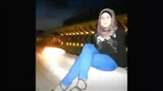 بورن سحاقي عربي عبر الهاتف: مهبلات مبللة وكلام جنسي صريح