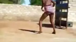 ميزة المخلوق: حوريات تمتلئ بقضبان الوحوش