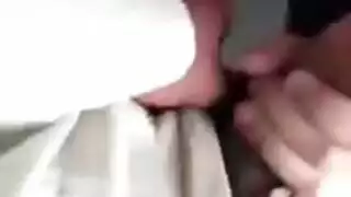 نجمات بورنو آسيوية تمنح مصة لا تنسى لشاب عربي