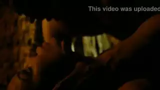 شقراء خنثى مسمر تمارس جنساً عنيفاً