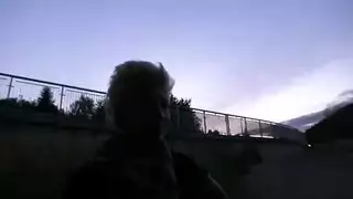 عاهرة الشارع تقاتل من أجل المال والمني