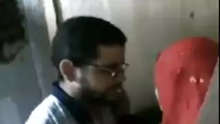يزنق عشيقتي في الاستوديو