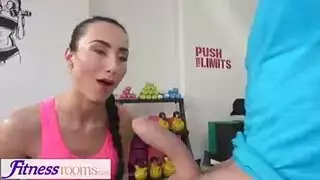 نيك في الجيم من المدرب الخاص