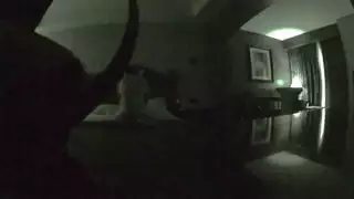 شهوة الجار المحرمة: مصة متسللة وإنهاء بالقذف الداخلي