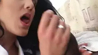 مرفت أمين تقدم جنس فم مكثف مع بلع السائل المنوي