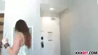 أخي غير الشقيق يمارس الجنس معي بقوة