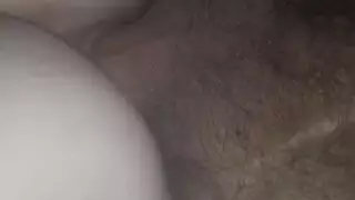 علاقة ثلاثية شرجية مع ممتلئات: فتحات متسعة وإنهاء بالقذف الداخلي