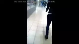 سمراء موشومة تتعرض لضربات قاسية أثناء ركوب القضيب