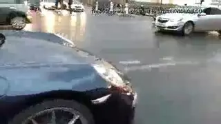 باريس روز تُهيمن عليها عاهرة بيتزا شرقية مثيرة