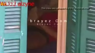 يتجسس وينكها وهي نايمه
