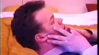 فتحة العاهرة الواسعة تمتلئ بالسائل المنوي