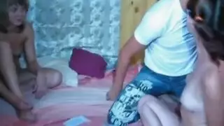 جوردي والفتاتان الشراميط