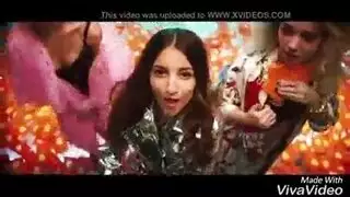 عاهرات إبنوس صغيرات تتعمق في مصّ قضبان سوداء كبيرة