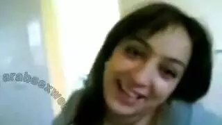 يسمح tushy بالجنس الشرجي بينما أعطت زوجتك أنبوبًا إباحيًا مجانيًا