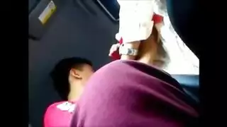 علاقة جماعية خشنة تتميز بأنات نسائية صاخبة وبي بي سي