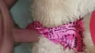 تيدي كبيرة الصدر تُلعق وتُمارس الجنس من قبل عشاق ببنيس أسود ضخم