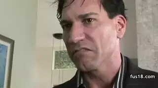 أكشن كلب على فتاة: جماع حيواني قاس مع عاهرة تئن