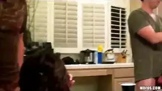 بنت صنعاني نحيفه