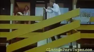 شقراوات يتم ممارسة الجنس معهن جماعياً أثناء المراقبة