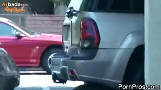 فى الشارع فى العربيه