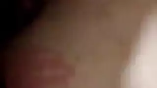 ورديتها الوردية الضيقة لإيفا كاي تتدمّر بواسطة قضيب أسود وحشي ضخم