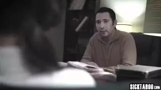 بتت تغتصب صحبتها