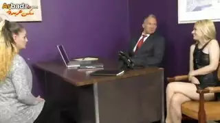 مطالب عبادة أقدام السكرتيرة المدير يستسلم في مشهد إكس إكس إكس