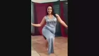 نيك زوجة الاخ وهي لابسة قميص نوم