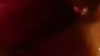 شقراء مدبوغة تأخذ قضيبًا سمينًا في جولة جامحة