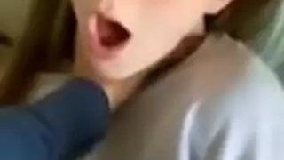 راقصة عارية تنكح معجبيها بعد العرض
