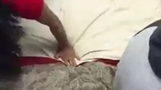 عبادة القضيب السميك: قضيب أبيض يتم مصه بقوة